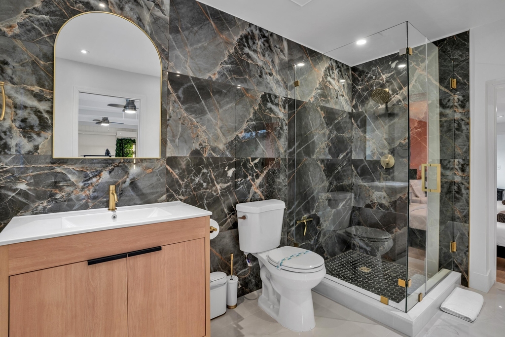 1229 Ne 17th Avenue - Photo 3