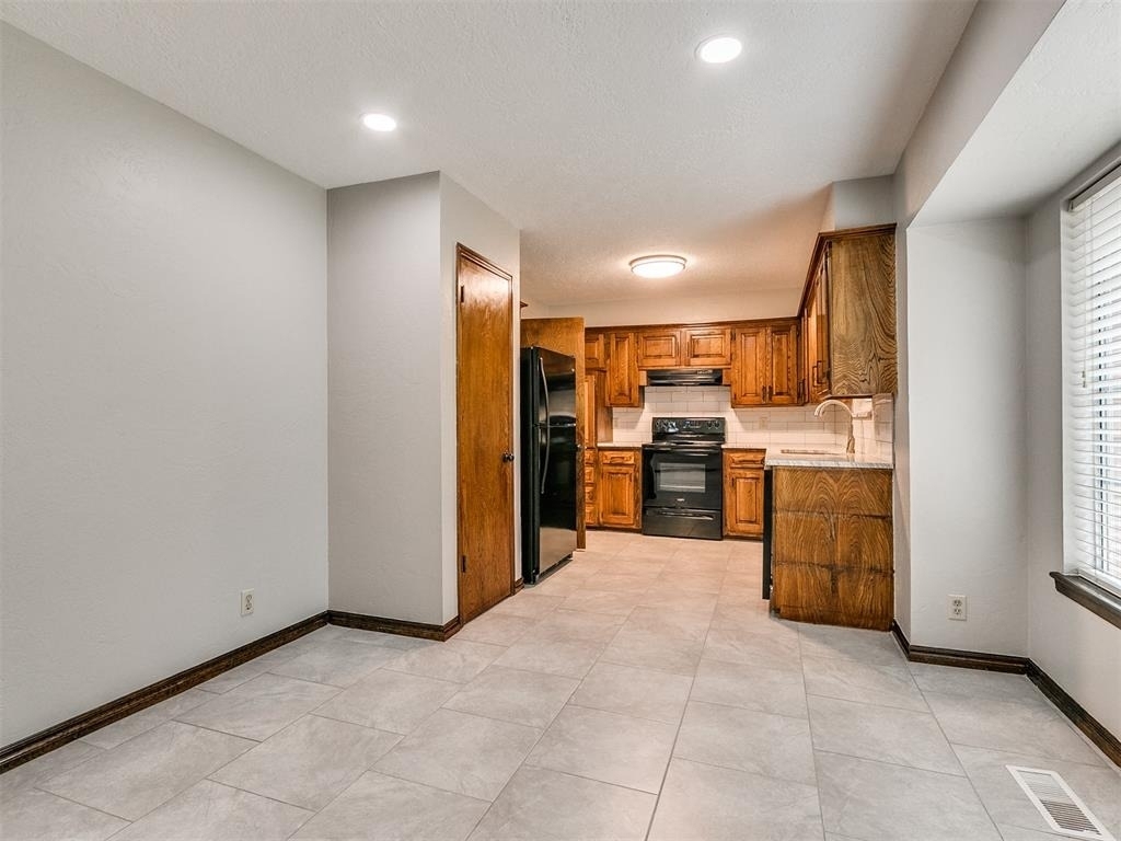 1213 Westbrooke Terrace - Photo 7