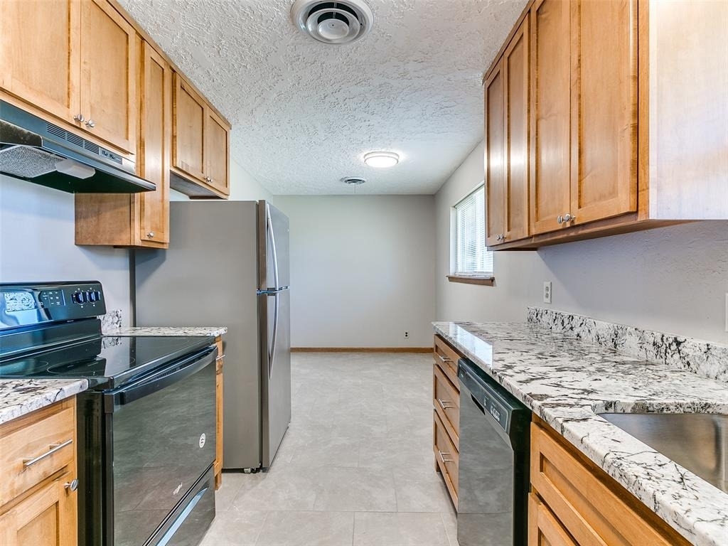 214 Thompson Drive - Photo 10