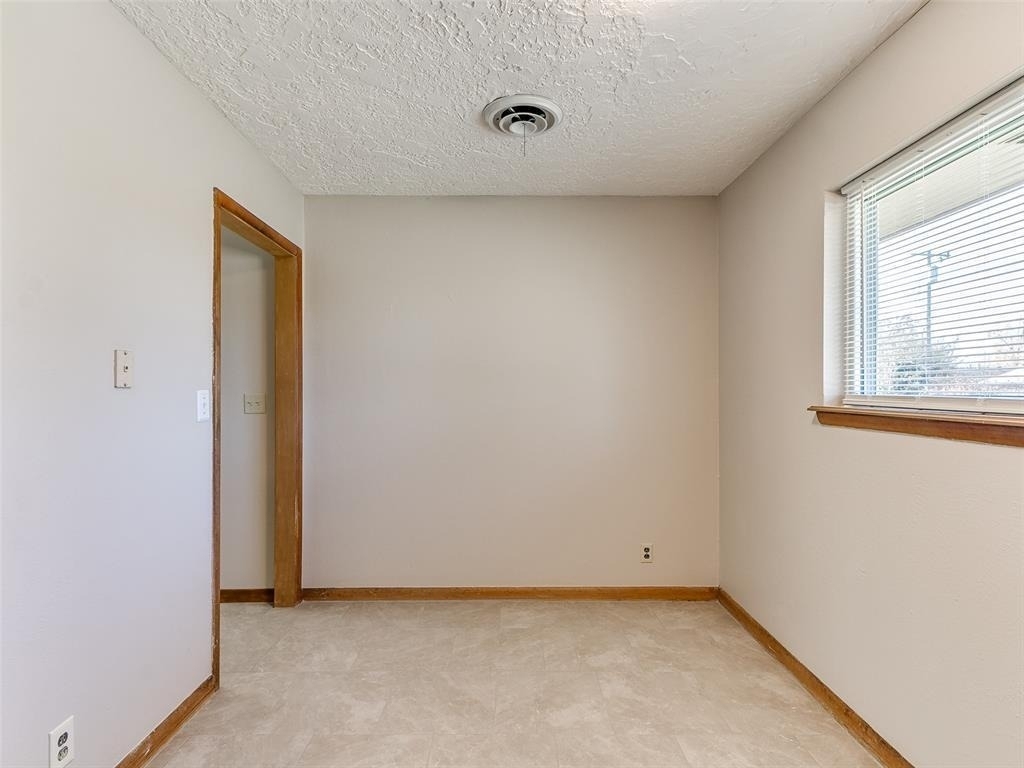 214 Thompson Drive - Photo 34
