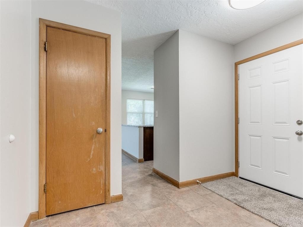306 S Mercedes Drive - Photo 2