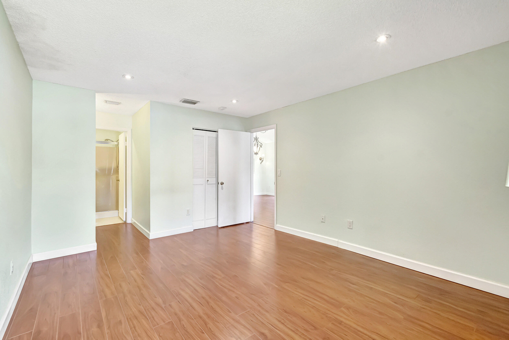 351 Club Circle - Photo 9
