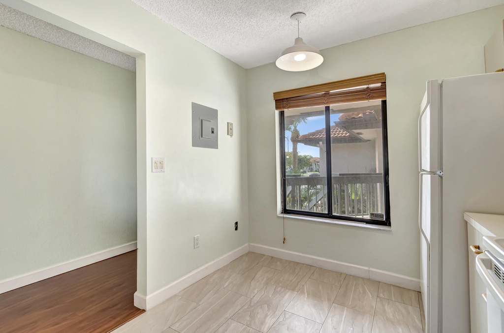 351 Club Circle - Photo 8