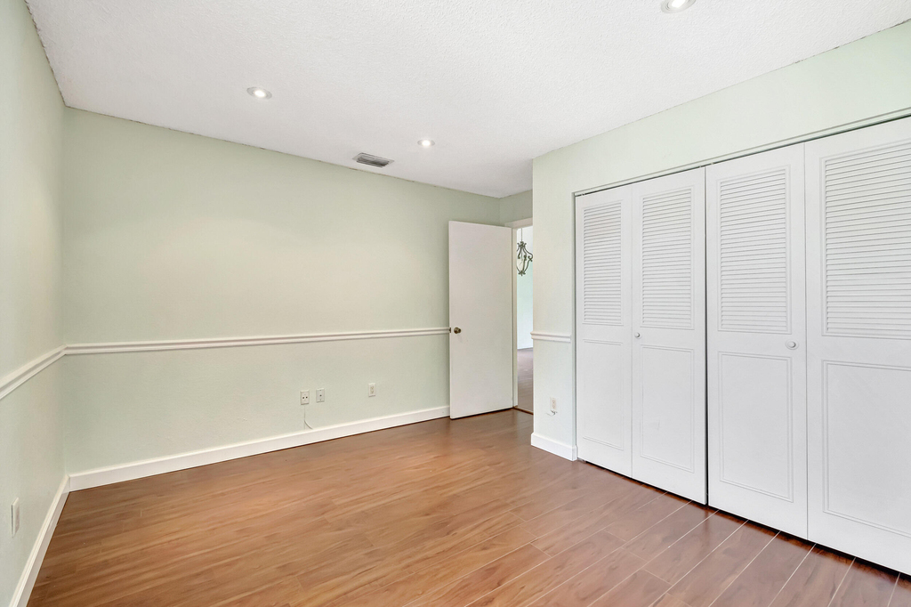 351 Club Circle - Photo 14