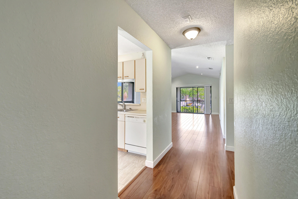 351 Club Circle - Photo 3