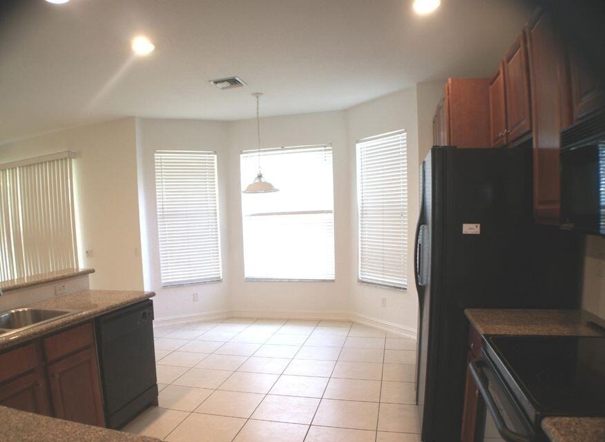 8887 Chestnut Ridge Way - Photo 4