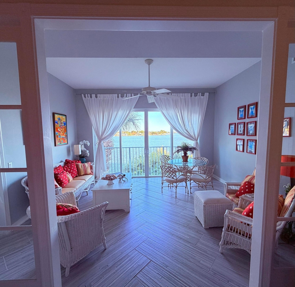 3 E Harbour Isle Drive E - Photo 0