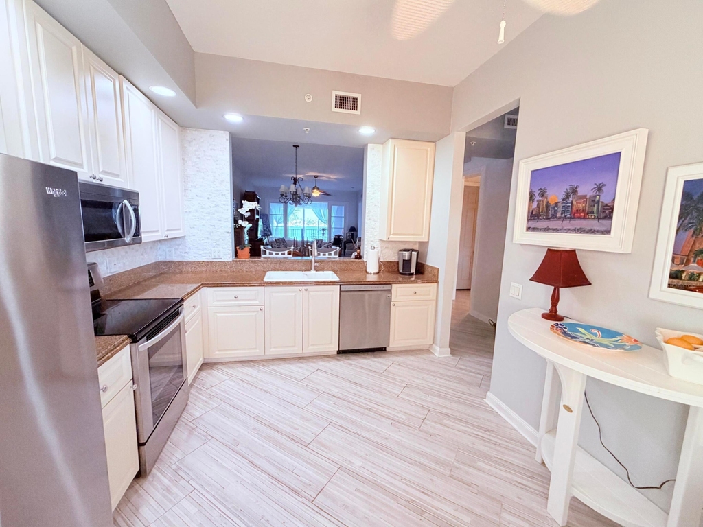 3 E Harbour Isle Drive E - Photo 17