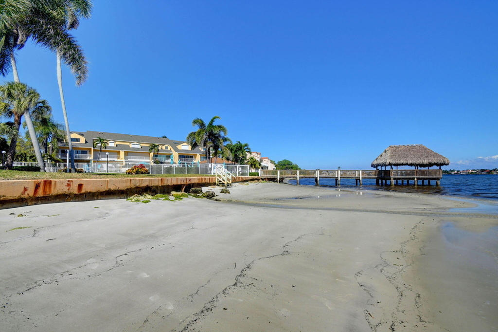 8200 Lakeshore Drive - Photo 14