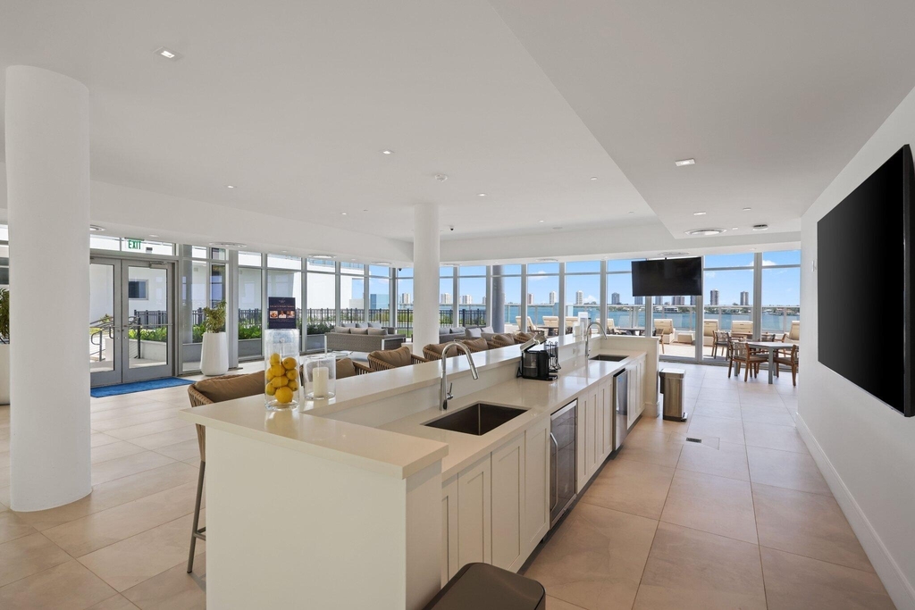 220 Lake Shore Drive - Photo 95