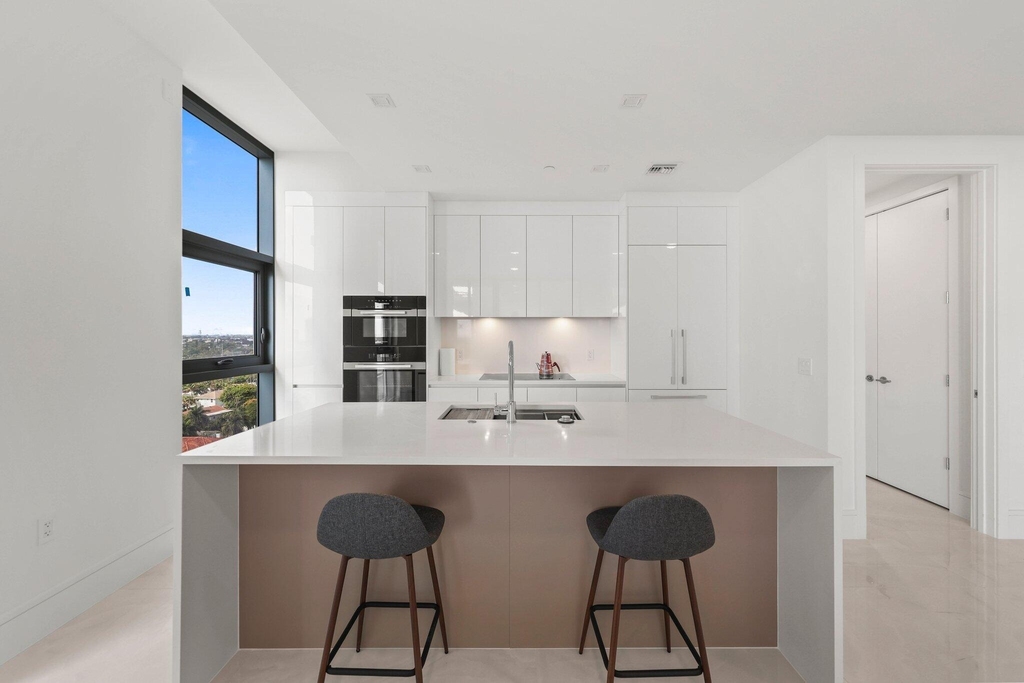 220 Lake Shore Drive - Photo 3