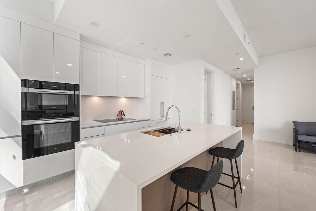 220 Lake Shore Drive - Photo 4