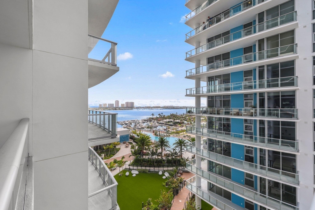 220 Lake Shore Drive - Photo 24