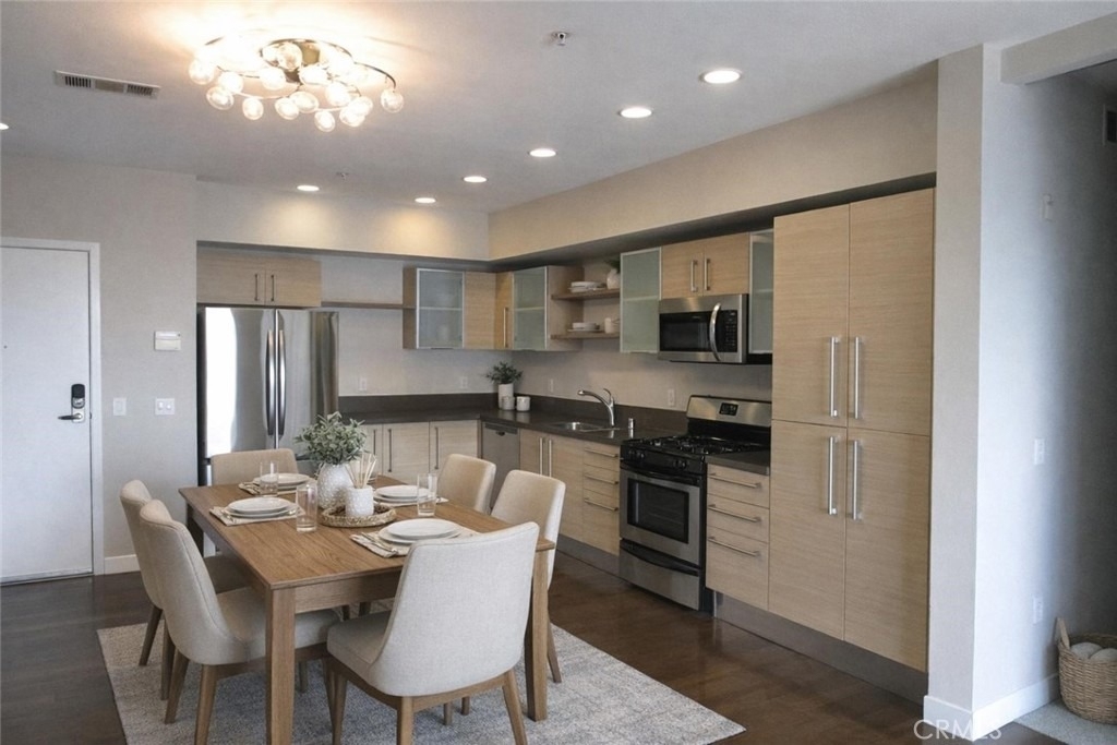 1234 Wilshire - Photo 18