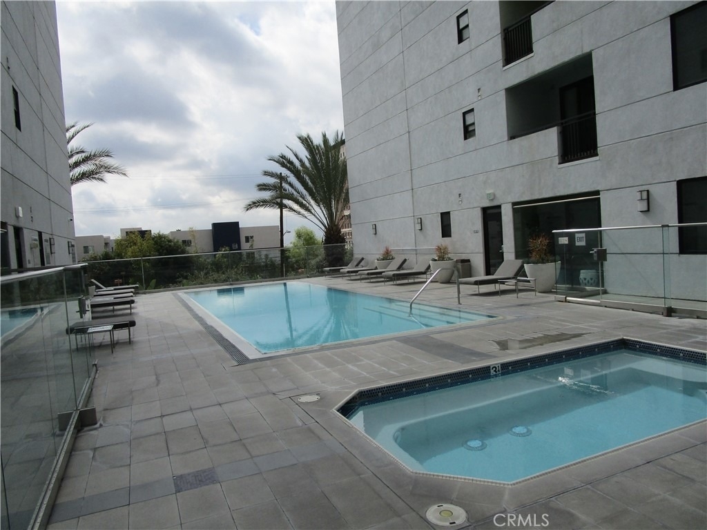 1234 Wilshire - Photo 10