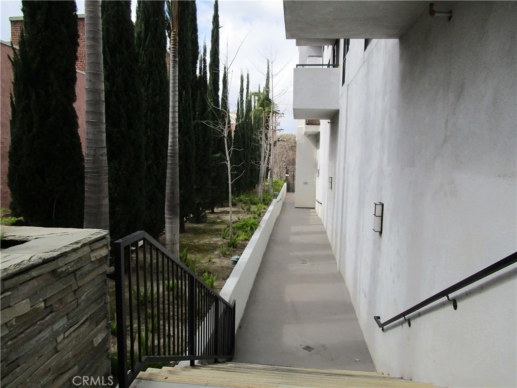 1234 Wilshire - Photo 5