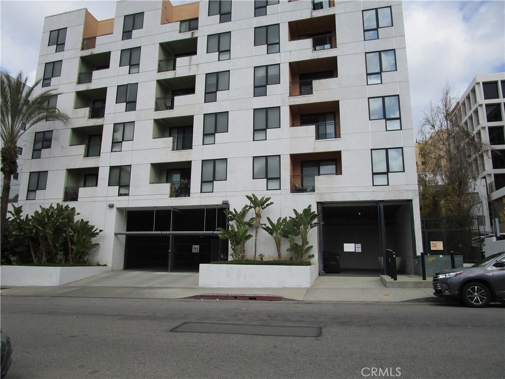 1234 Wilshire - Photo 1