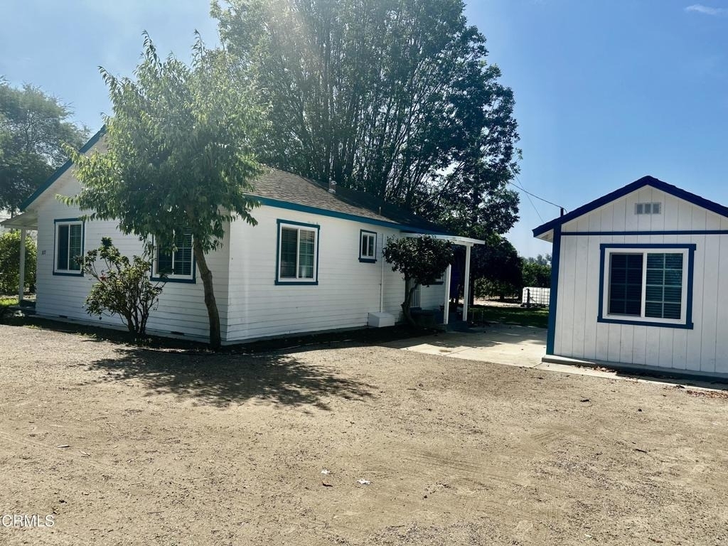 3171 E Los Angeles Avenue - Photo 2