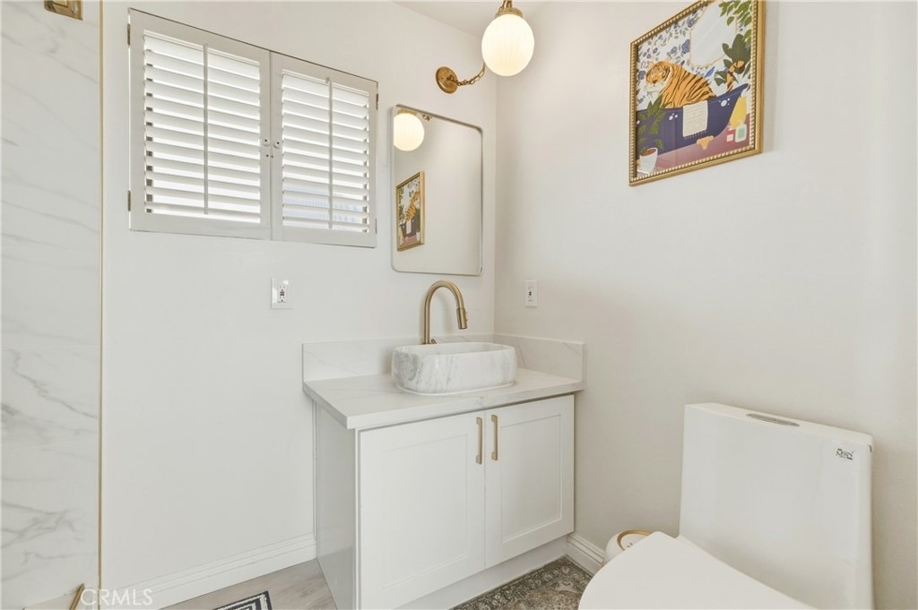 883 Katella - Photo 32