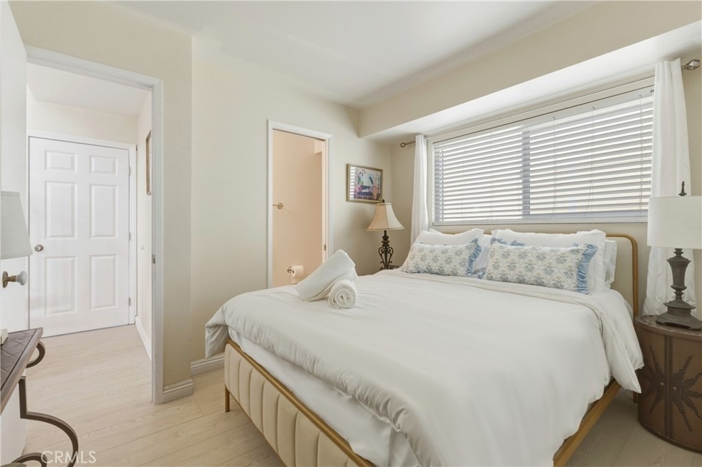 883 Katella - Photo 24