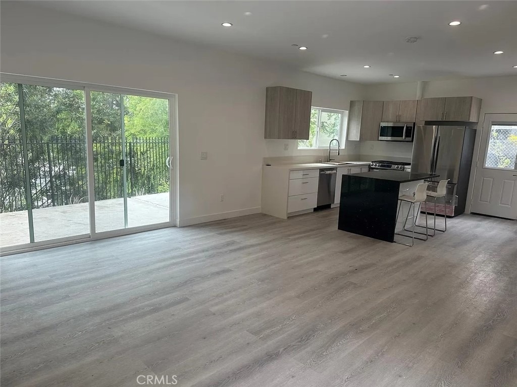 22823 Crespi St., - Photo 3
