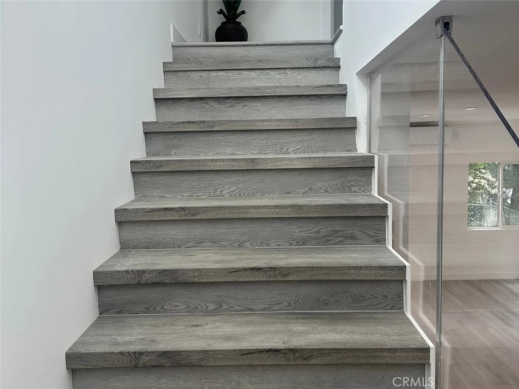 22823 Crespi St., - Photo 6
