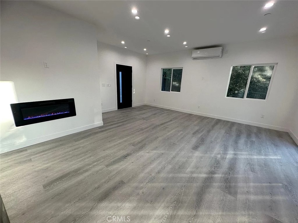 22823 Crespi St., - Photo 2