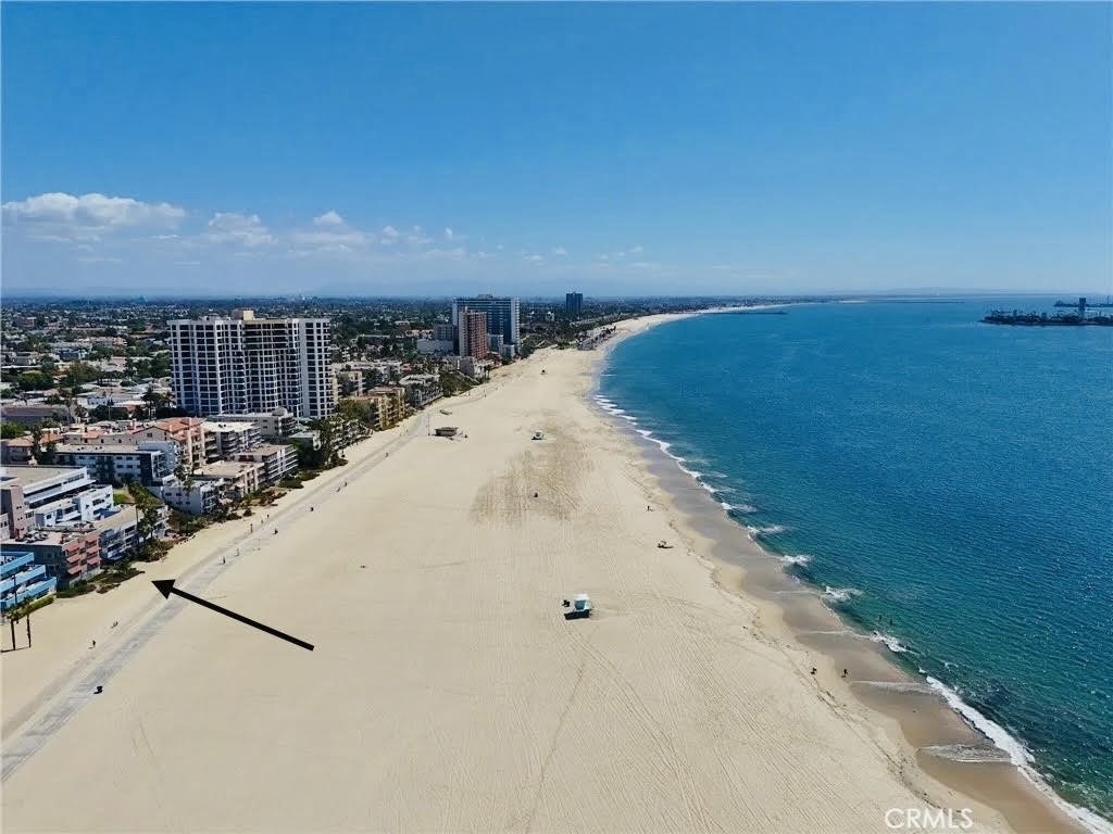1174 E Ocean - Photo 0