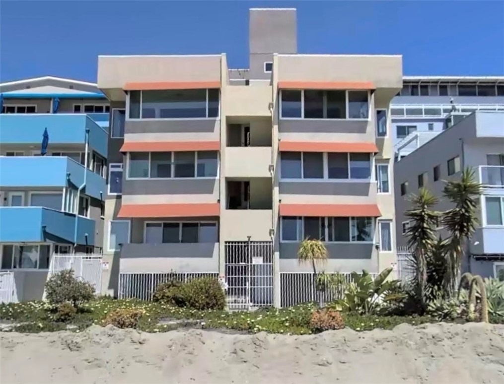 1174 E Ocean - Photo 1