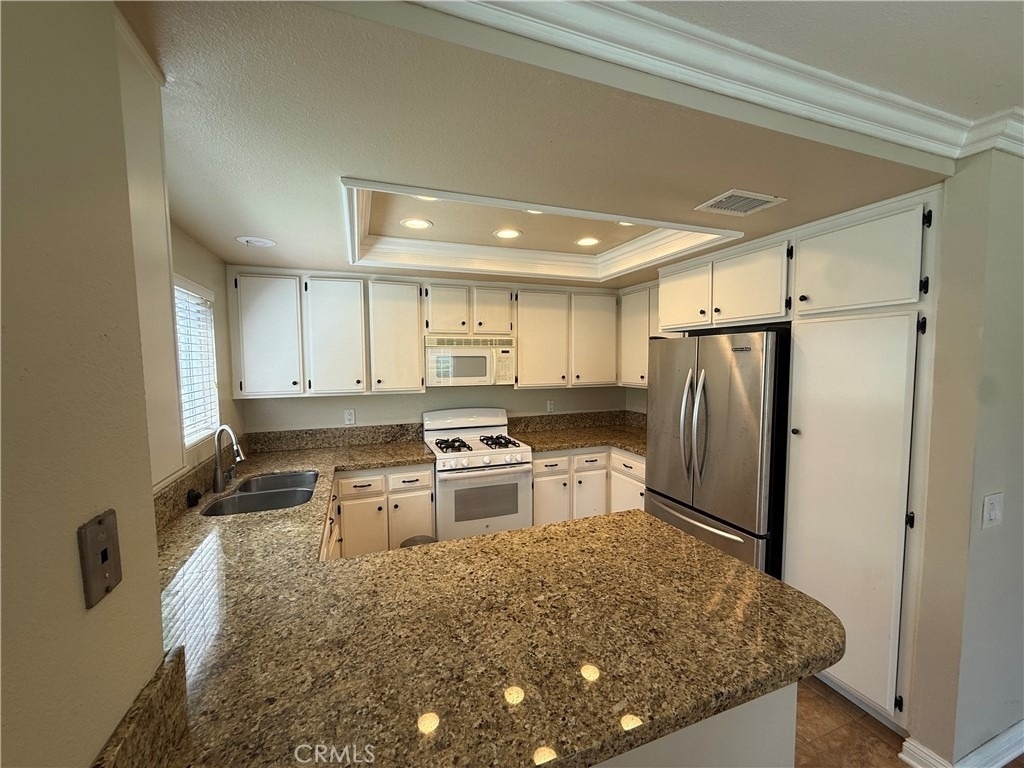 14 Woodleaf - Photo 4
