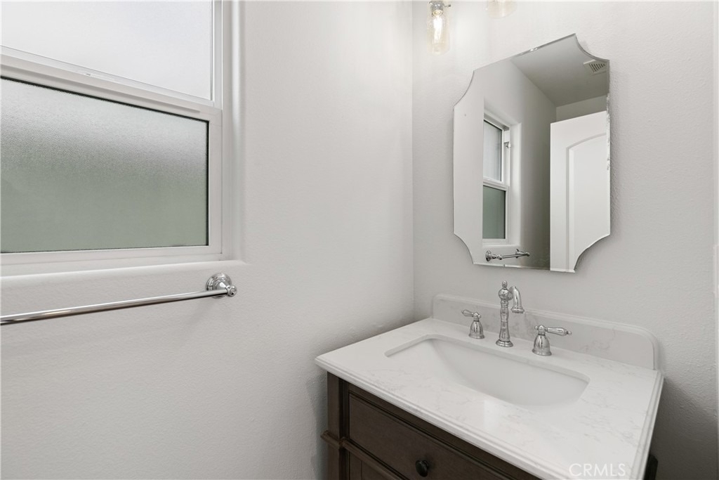 617 8th Street - Photo 17
