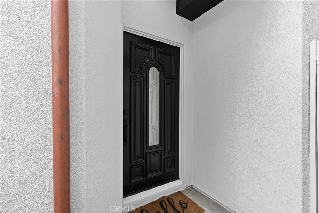 617 8th Street - Photo 1