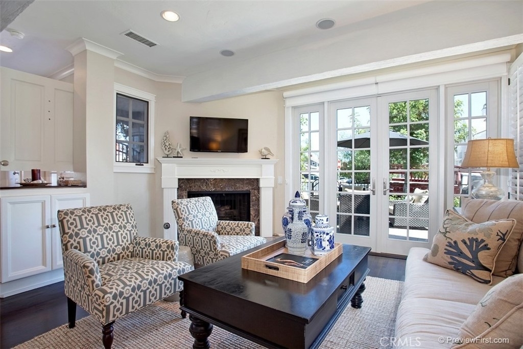 441 Carnation Avenue - Photo 2