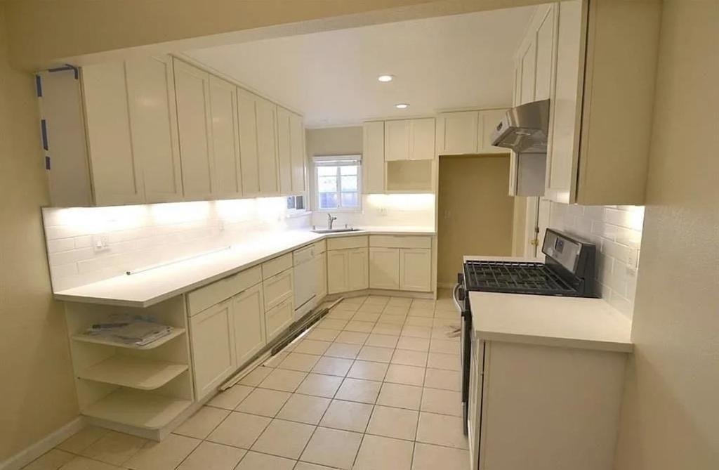 273 Staples Avenue - Photo 3