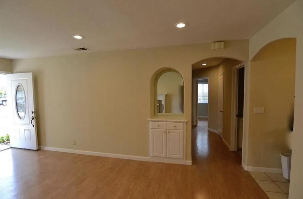273 Staples Avenue - Photo 5