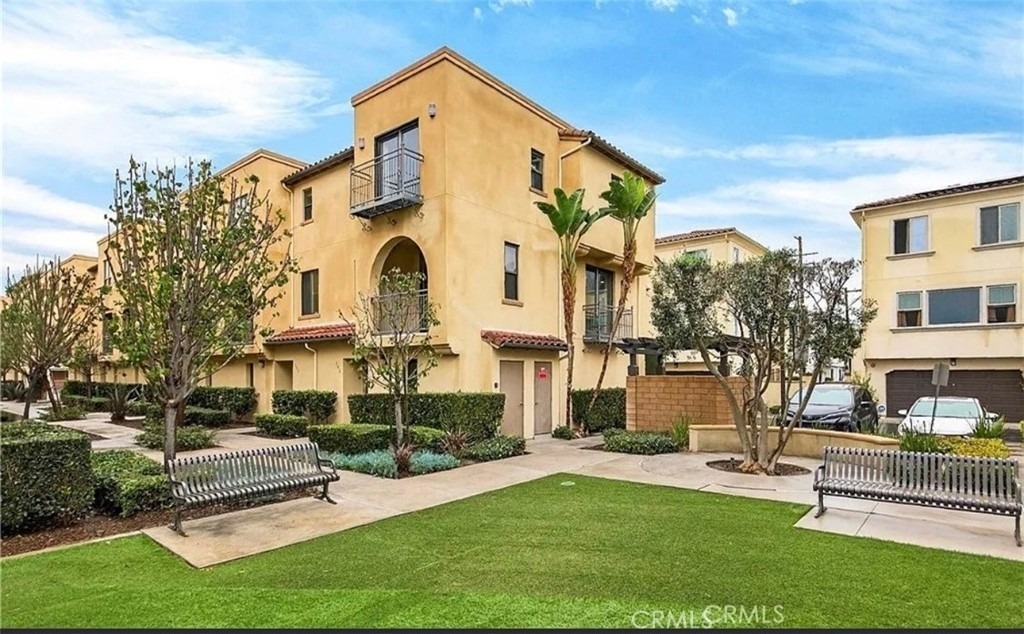 809 Anaheim Blvd - Photo 1