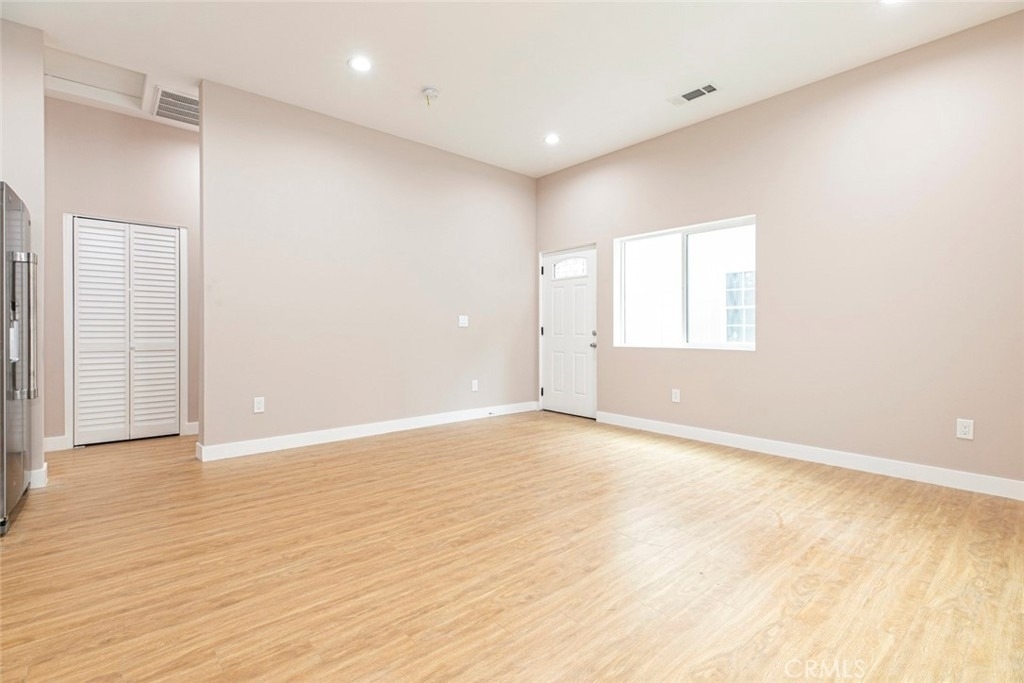 741 E Doran Street - Photo 5