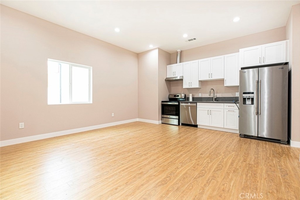 741 E Doran Street - Photo 2