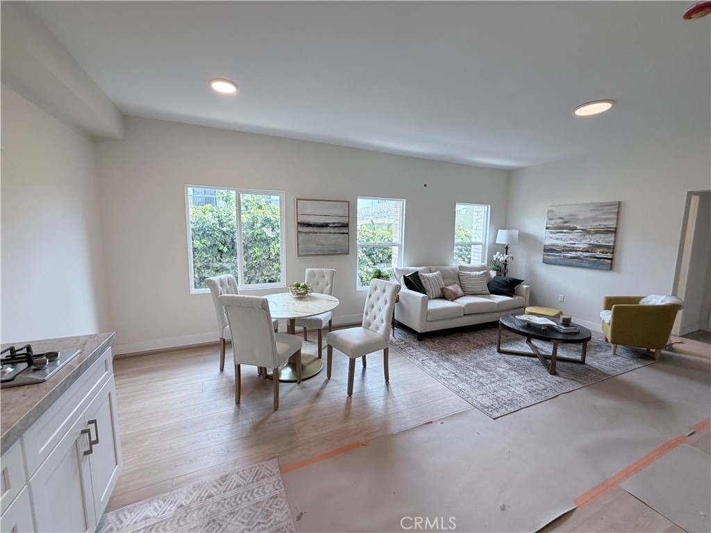 125 W Chestnut Street - Photo 3