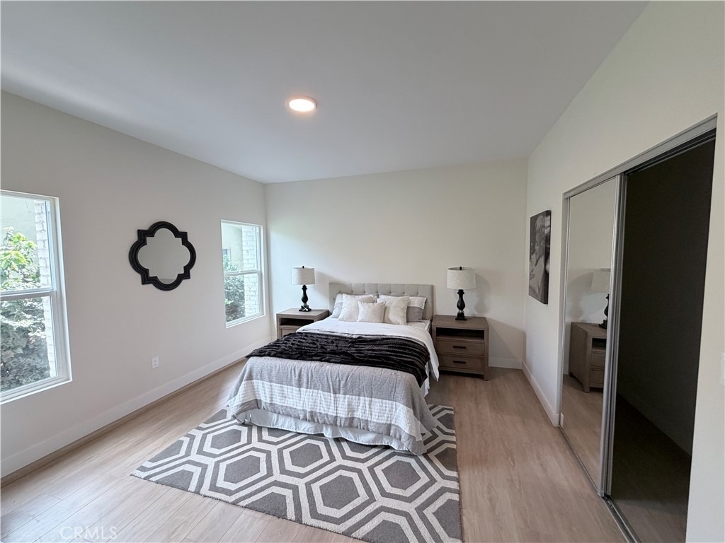 125 W Chestnut - Photo 5