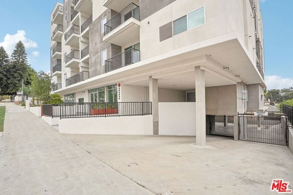 222 N Alvarado Street - Photo 15
