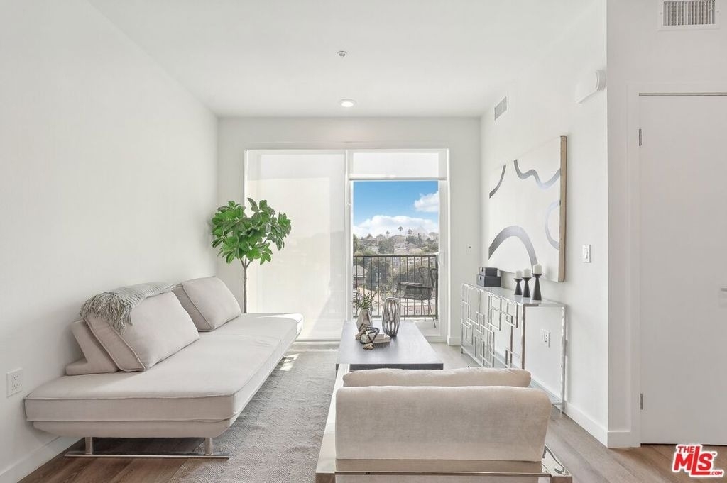 222 N Alvarado Street - Photo 6