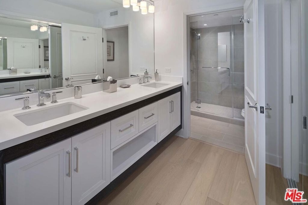 1221 W Ocean Avenue - Photo 7