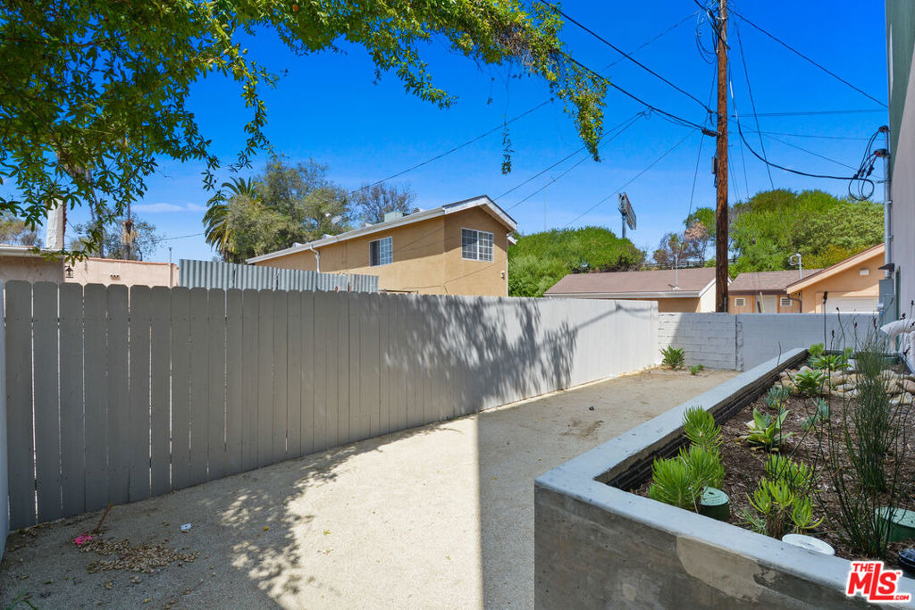 2523 S Orange Drive - Photo 11