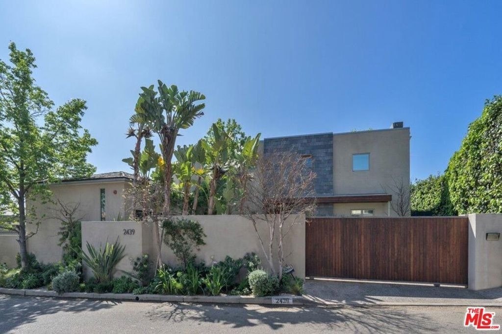 2439 Carman Crest Drive - Photo 17
