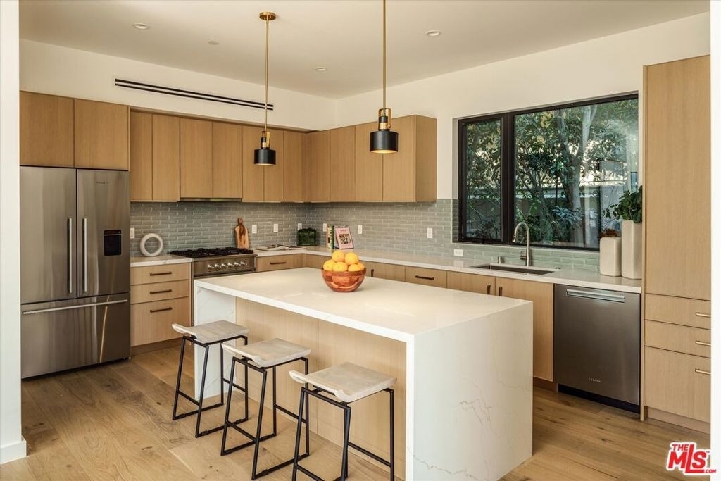 2822 1/2 Avenel Street - Photo 1