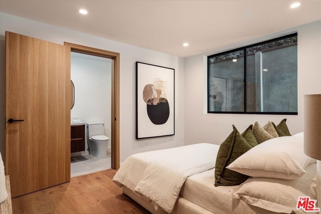 2822 1/2 Avenel Street - Photo 19