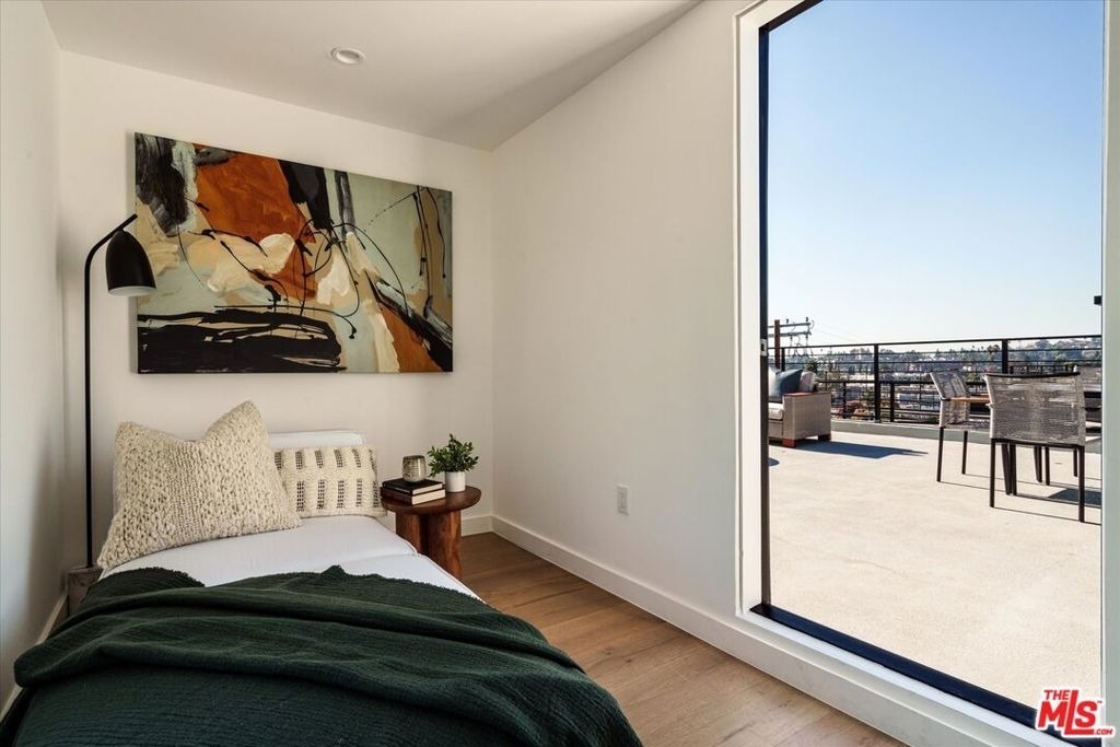 2822 1/2 Avenel Street - Photo 23