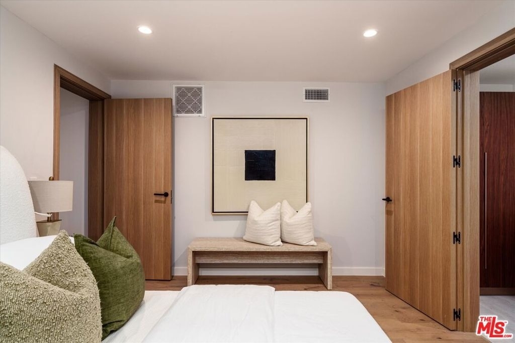 2822 1/2 Avenel Street - Photo 20