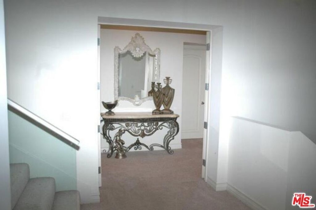 14445 Mulholland Drive - Photo 21